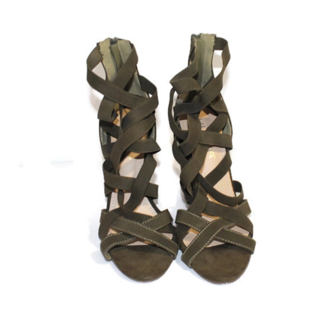 Strap Sandals. Green. Size 7.5